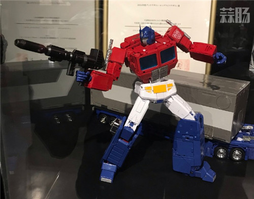 變形金剛35周年展 MP-44擎天柱3.0 和 MP-45大黃蜂2.0 新圖公布