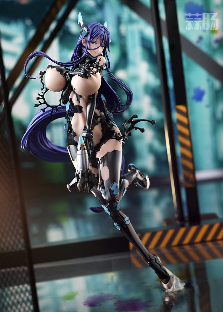 quesQ推出《魔法少女》鈴原美沙 宇航服Ver.1/7手辦