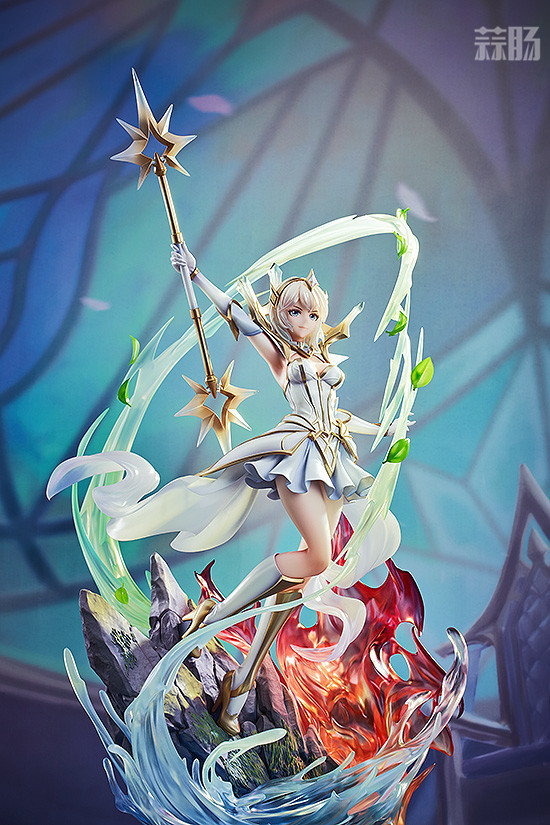 良笑塑美推出《英雄聯盟》大元素使拉克絲1/7手辦