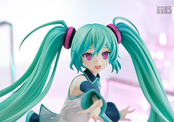 良笑社推出PUP L 初音未來 就算沒有愛 只要有你就好Ver.L手辦