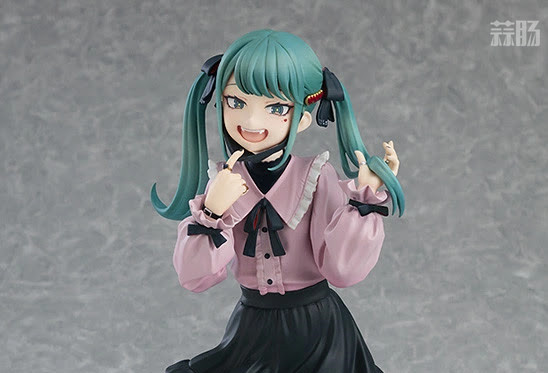 良笑社推出PUP L 初音未來 吸血鬼Ver.L 手辦